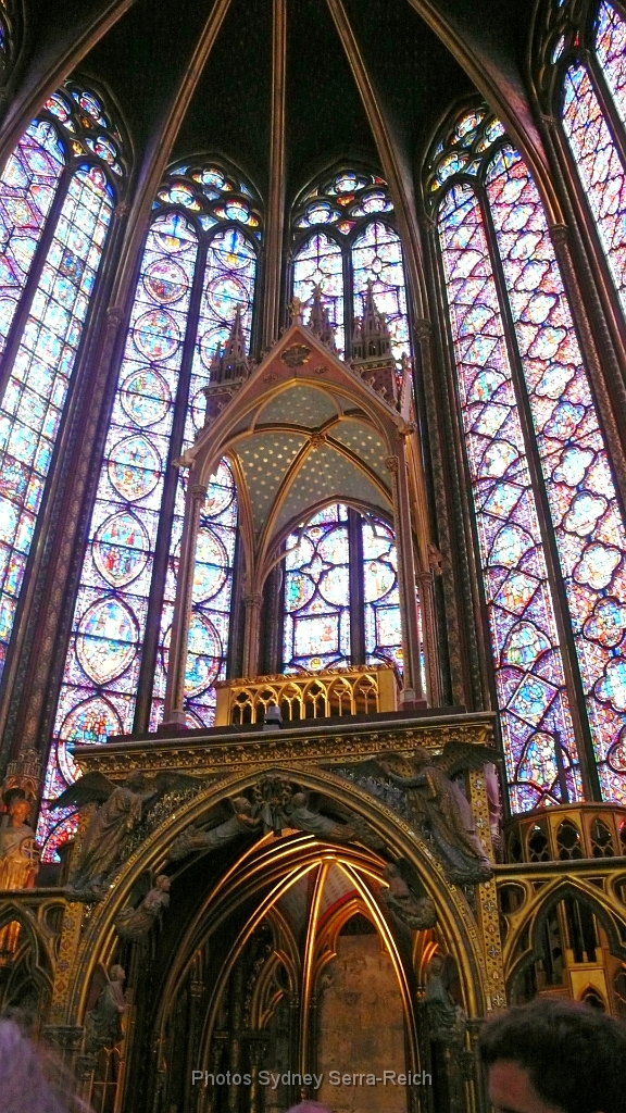 La Sainte Chapelle  un vrai joyau  Situee dans l enceinte du Palais de Justice de Paris  26 juillet 2011.JPG - La Sainte Chapelle, un vrai joyau. Située dans l'enceinte du Palais de Justice de Paris. 26 juillet 2011